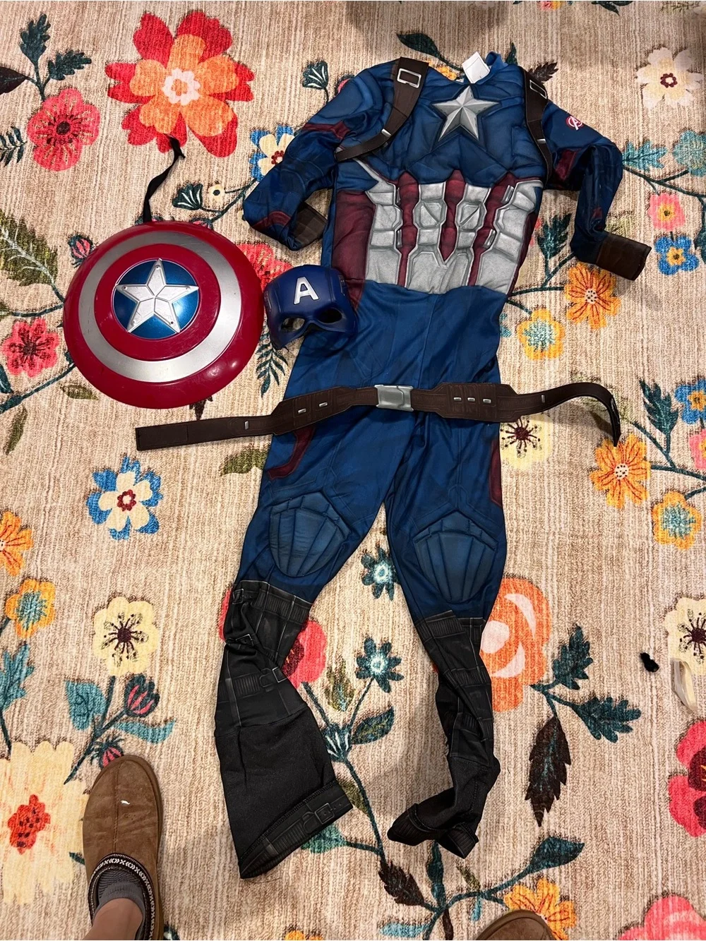 Kids Captain America costume with belt, mask and shield